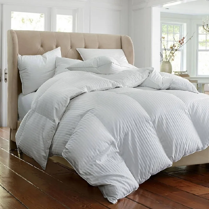 Latex - filled comforters with a bouncy texture and good supportLuxurious 650 Fill Power Goose Down Comforter - 100% Egyptian Cotton Cover