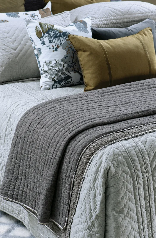 Bamboo - fiber - filled comforters with antibacterial and breathable qualitiesappetto charcoal coverlet