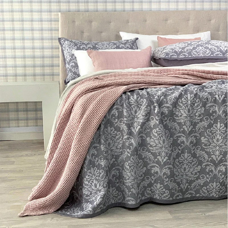 silk bedspreads with a luxurious and smooth textureBianca Fleur Bedspread Set