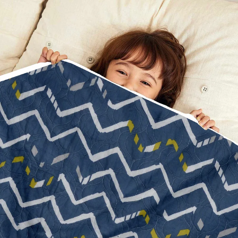 Latex - filled comforters with a bouncy texture and good supportBlue Chevron AC Quilt Comforter for Kids