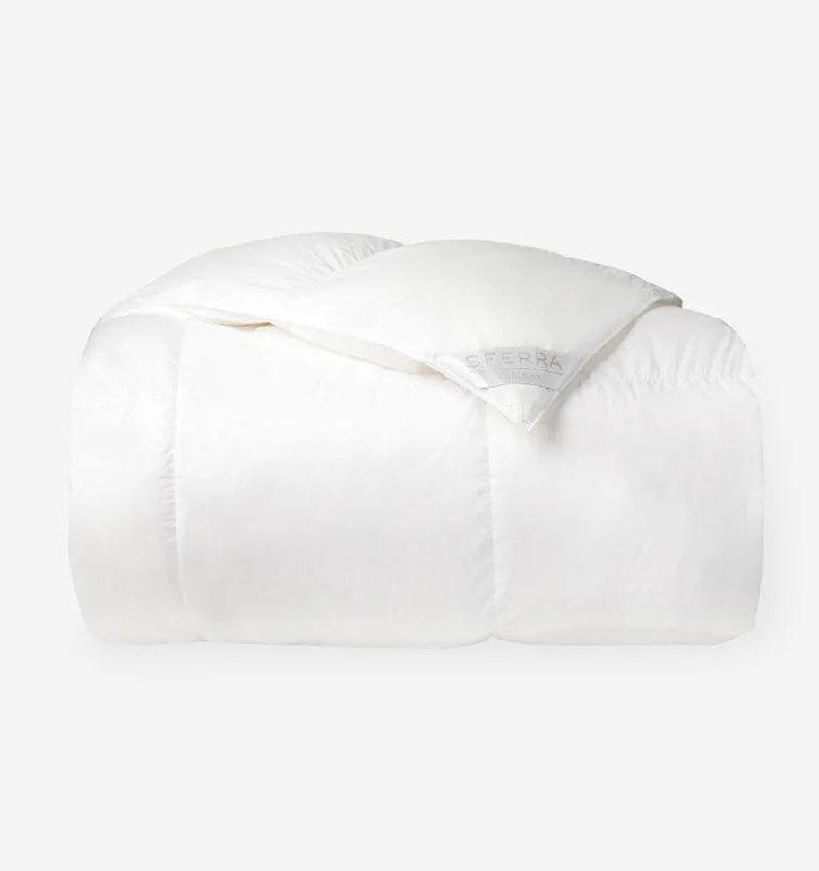 Silk - filled comforters for a luxurious and smooth touchCardigan Duvet