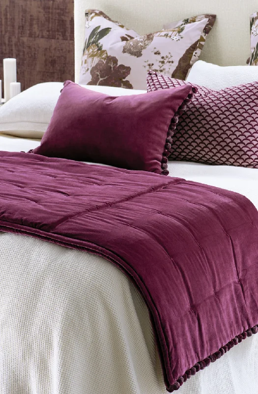 Duck down comforters with a softer feel and good warmth retentioncerchio fuchsia comforter