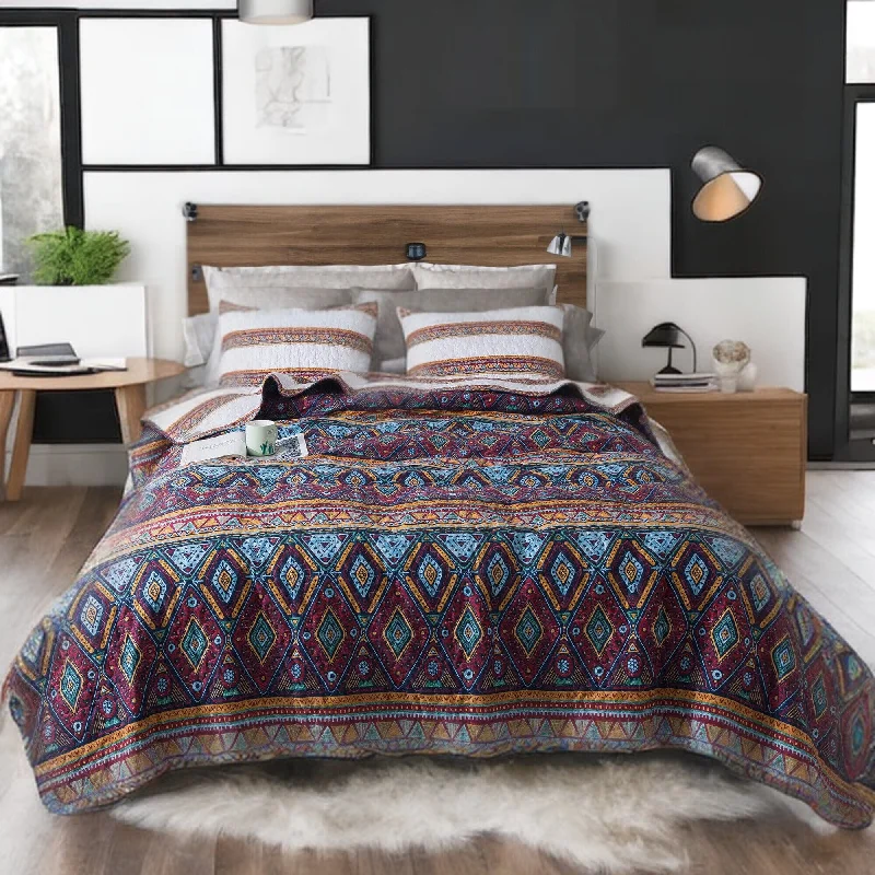 coastal style bedspreads with nautical elements like anchors and stripes for beach - themed roomsDaDa Bedding Southwestern Aztec Bohemian Desert Tribal Quilted Bedspread Set (KSX-002)