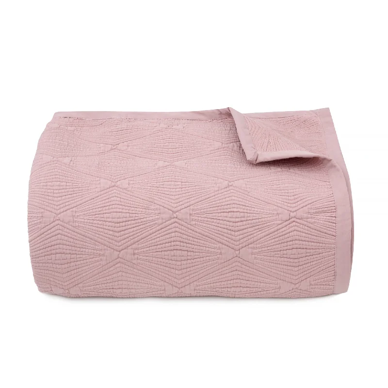 minimalist japanese style bedspreads with simple and clean linesDusty Pink Diamond Jacquard Bedspread