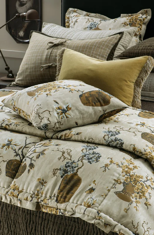 Microfiber - filled comforters that are lightweight and easy to care forikebana sand comforter