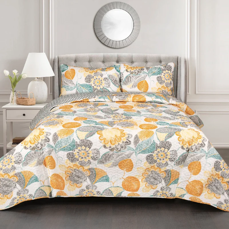 Latex - filled comforters with a bouncy texture and good supportLayla Quilt 3Pc Set