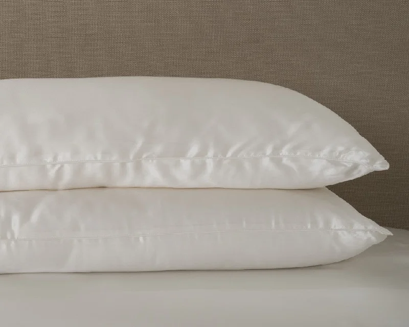 Bamboo - fiber - filled comforters with antibacterial and breathable qualitiesSilk-Filled Pillow with Silk Shell, King Size