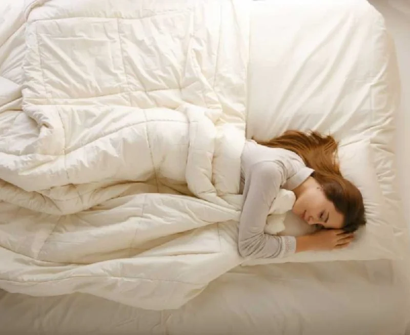 Bamboo - fiber - filled comforters with antibacterial and breathable qualitiesSleep & Beyond Organic Merino Wool Comforter