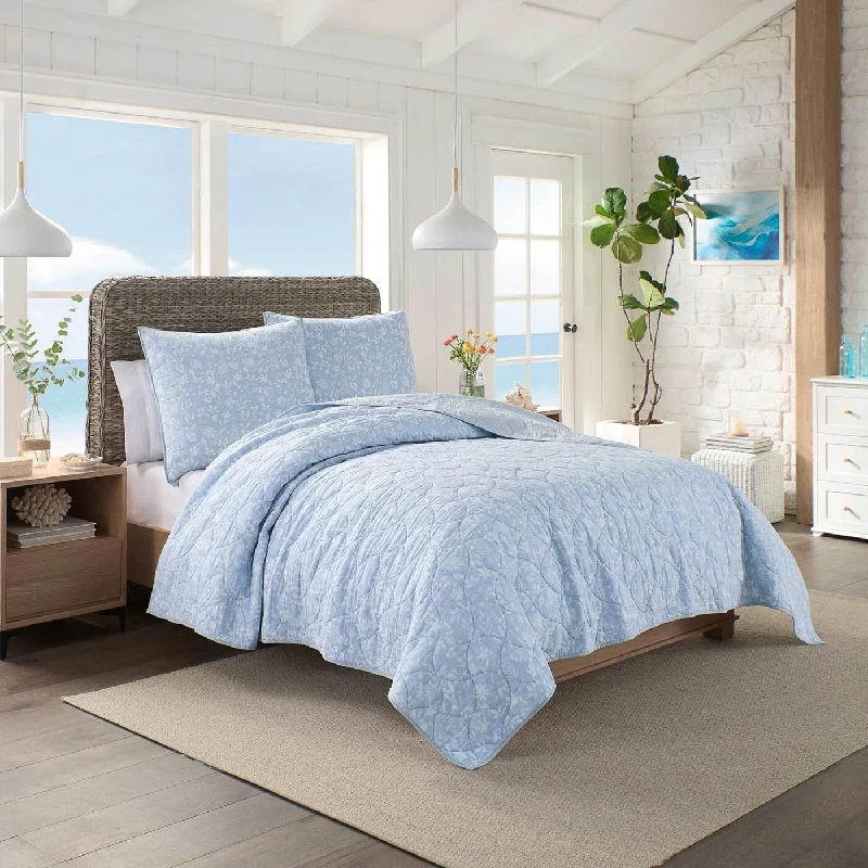 Duck down comforters with a softer feel and good warmth retentionSouthern Tide Florence Blue Quilt