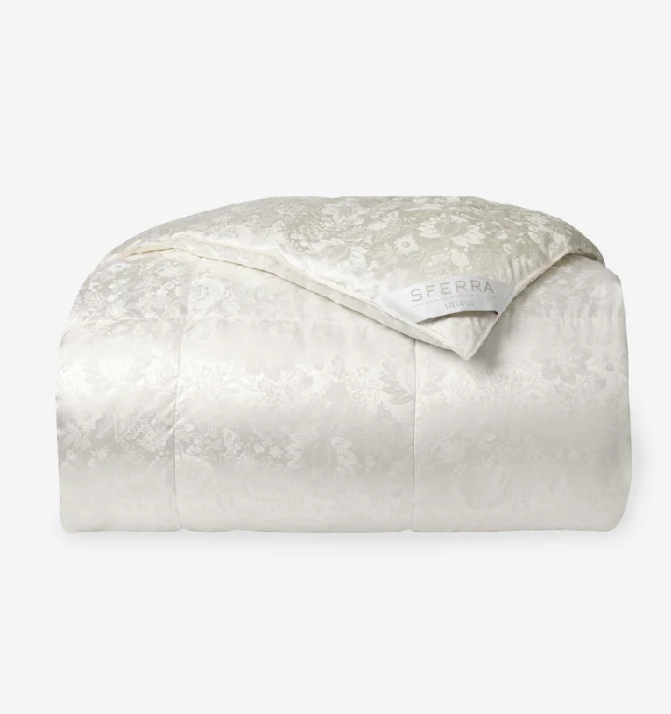 Silk - filled comforters for a luxurious and smooth touchUtopia Duvet